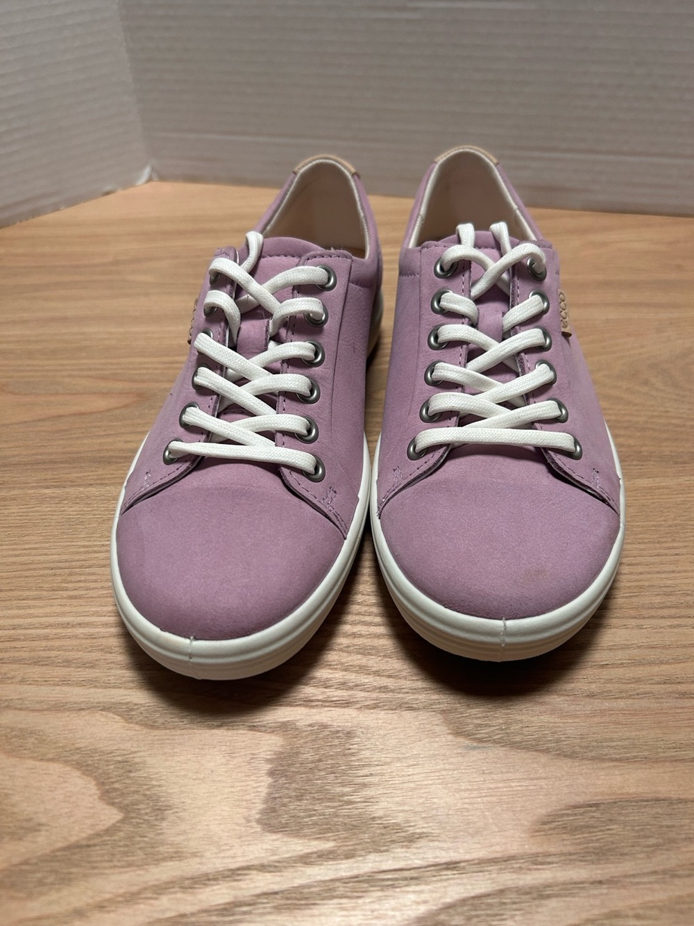 Woman’s ECCO Soft 7 Lavender Nubuck Leather Sneakers Size 5-5.5